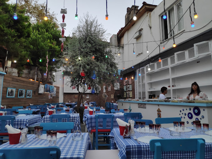 Kaş Meyhane: Akdeniz’in Kalbinde Bir Sofra Hikayesi